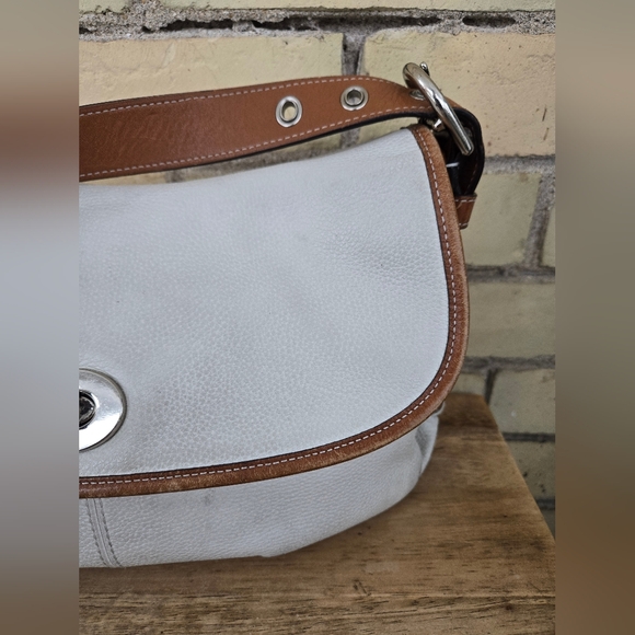 Coach Turn Lock Leather Bag - Picture 3 of 12